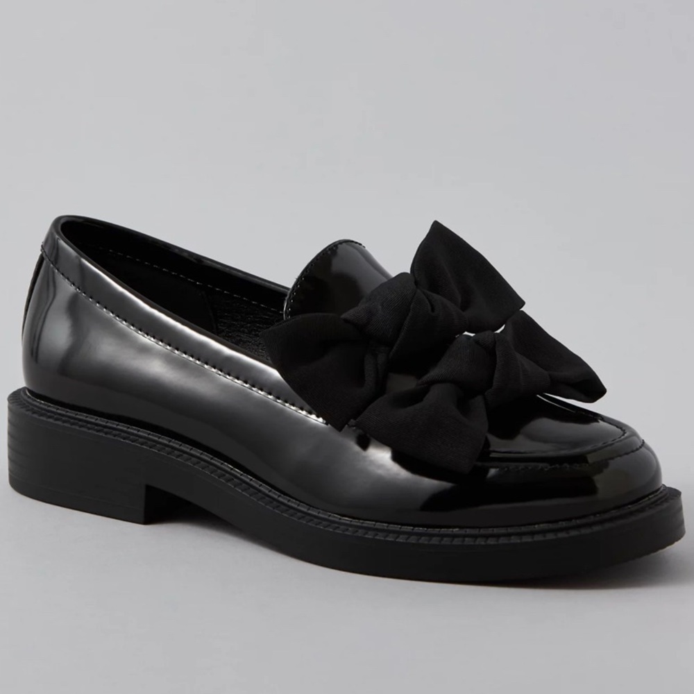 American Eagle Outfitters Black Patent Loafers with Bow Accent